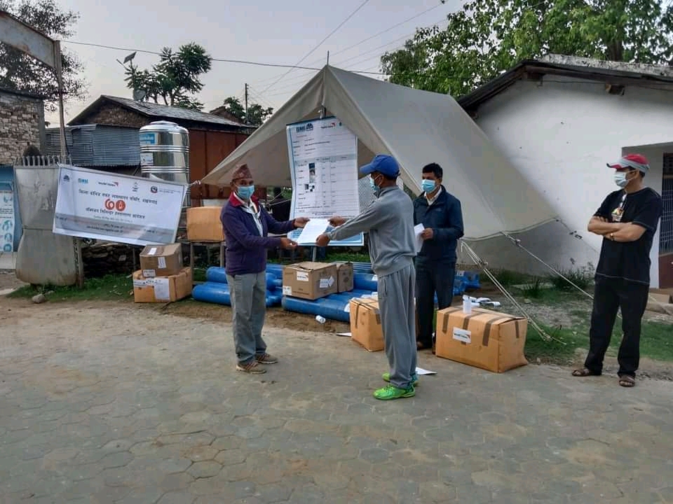 आस्था नेपाल, वर्ल्ड भिजन र वाक नेपालद्वारा रु २२ लाख धेरैको स्वास्थ्य सामाग्री सहयोग