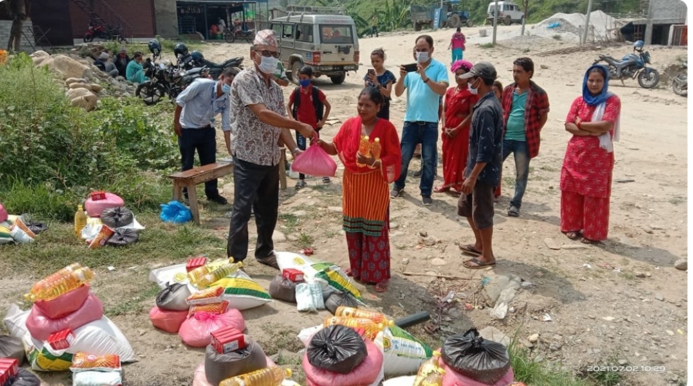 आस्था नेपालद्धारा खाद्यन्न सामाग्रि वितरण