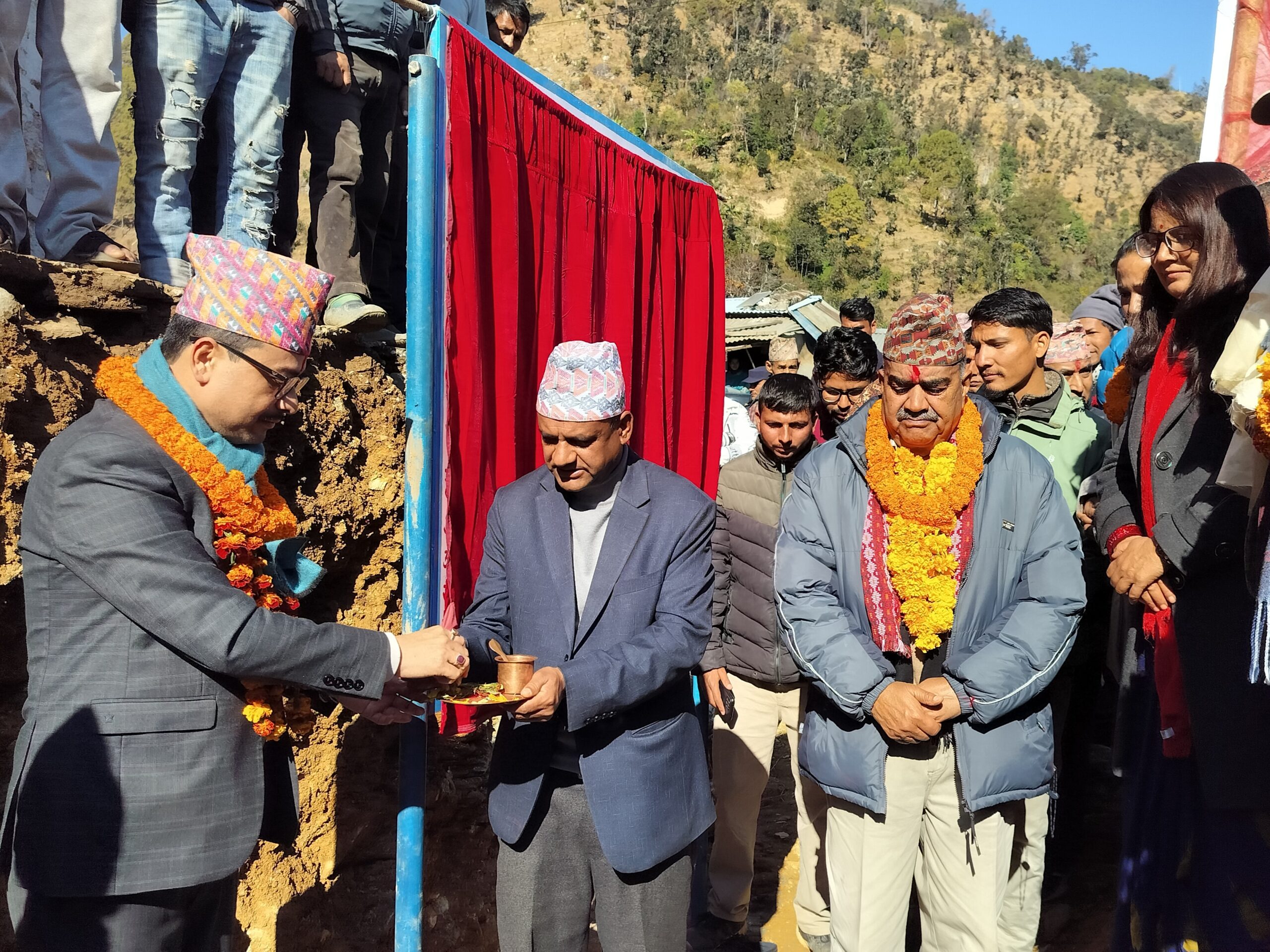 मन्त्री देउवाद्वारा  गैरिटाँड-कमलबजार-बासकाँडा सडक खण्डको शिलान्यास