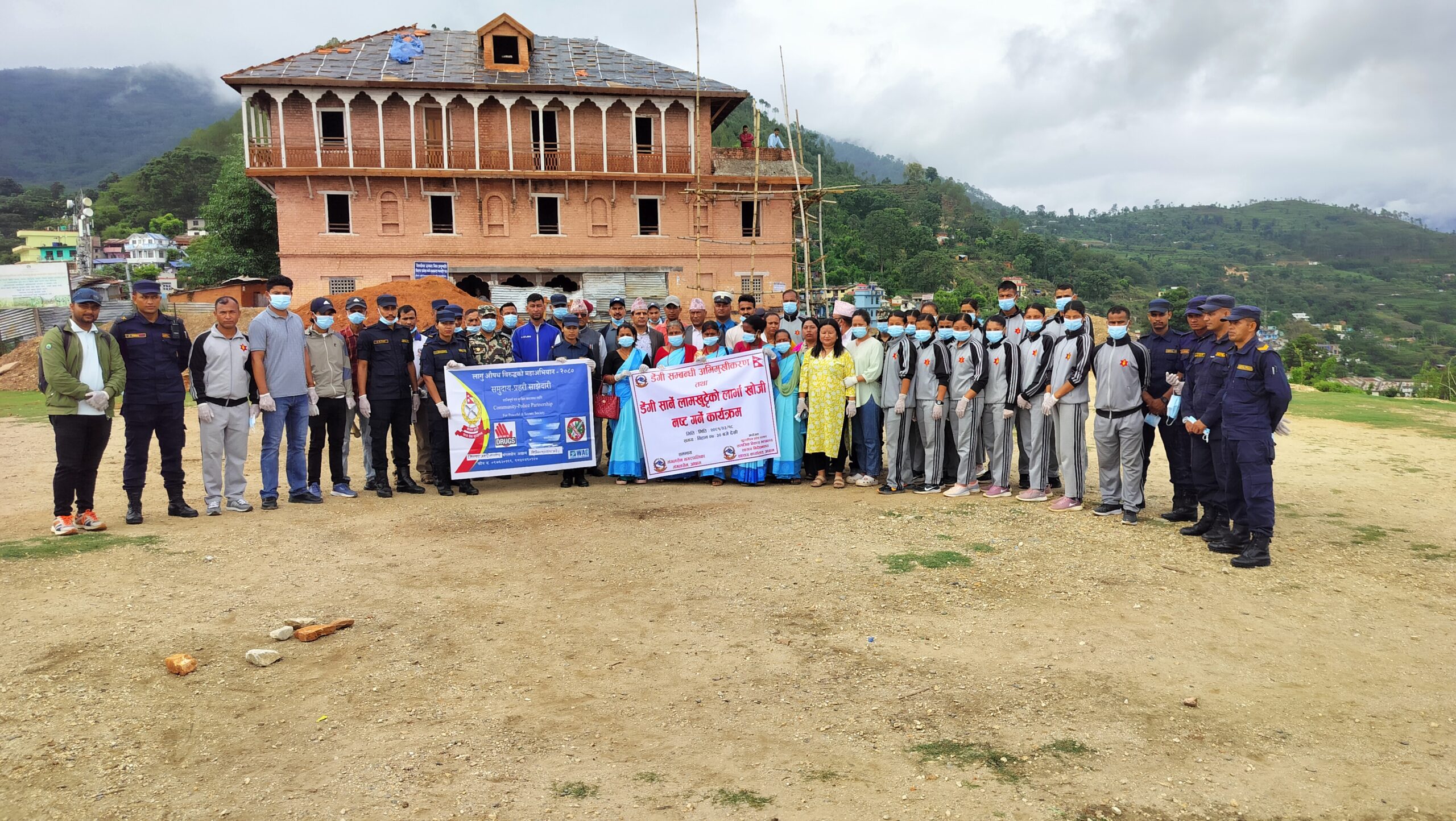 अछाममा डेङ्गु सार्ने लामखुट्टेका लार्भा खोजी गरी नष्ट गर्न अभियान संचालन