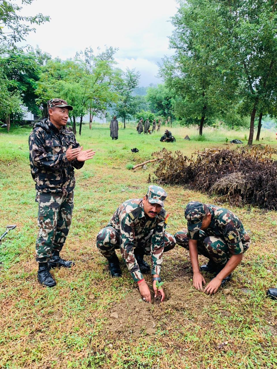 श्री गोरख बक्स गण अछामद्वारा बैधनाथ मन्दिर परिसरमा वृक्षारोपण